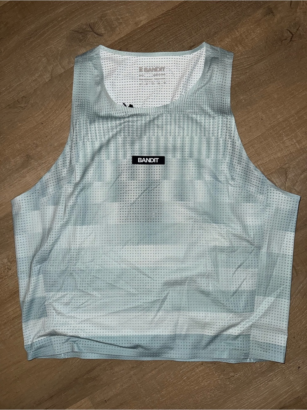 Bandit running geomesh lightweight singlet
